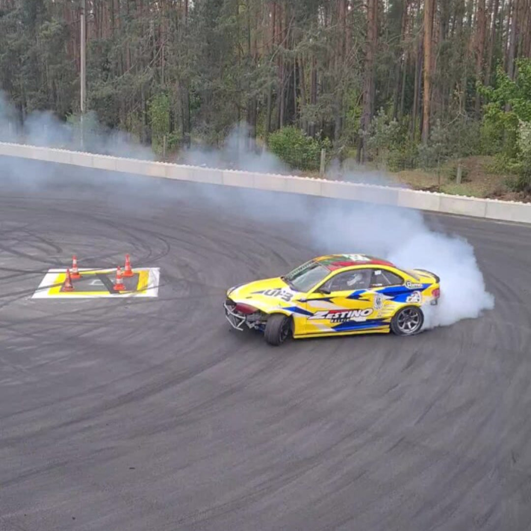 🚗💨 Mano pirmi žingsniai drifte: dar ne dūmai, bet jau dega širdis